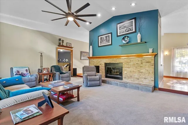 $680,000 | 11520 Wayside Meadows Road, Glenarm, IL 62536