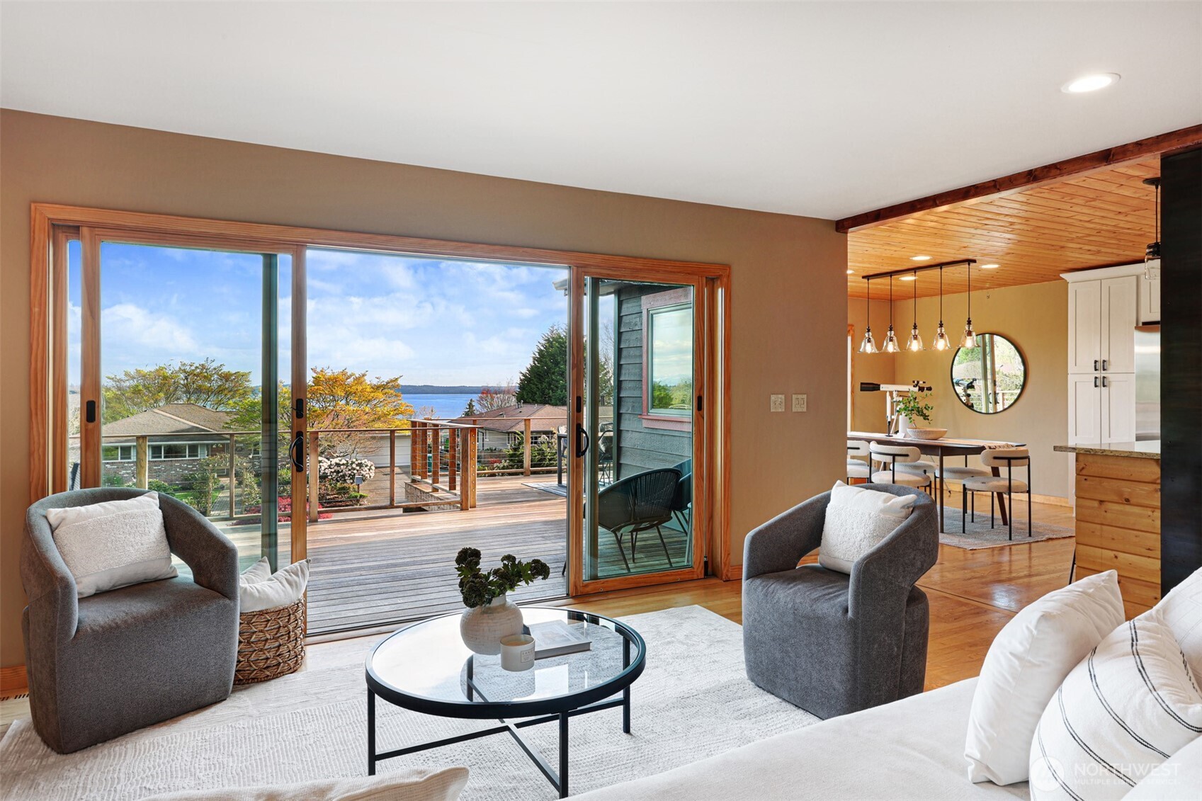 3918 Southwest 107th Street Seattle, WA 98146 - Photo 13 of 40