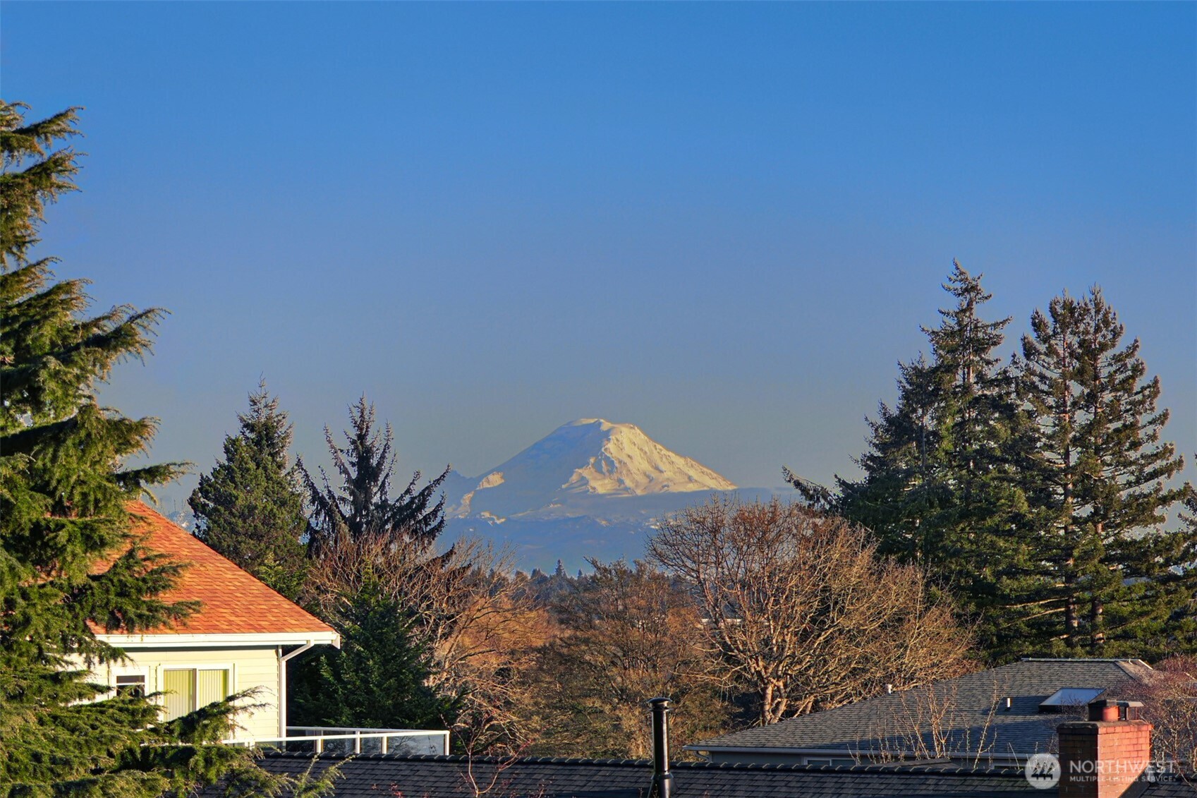 3918 Southwest 107th Street Seattle, WA 98146 - Photo 2 of 40