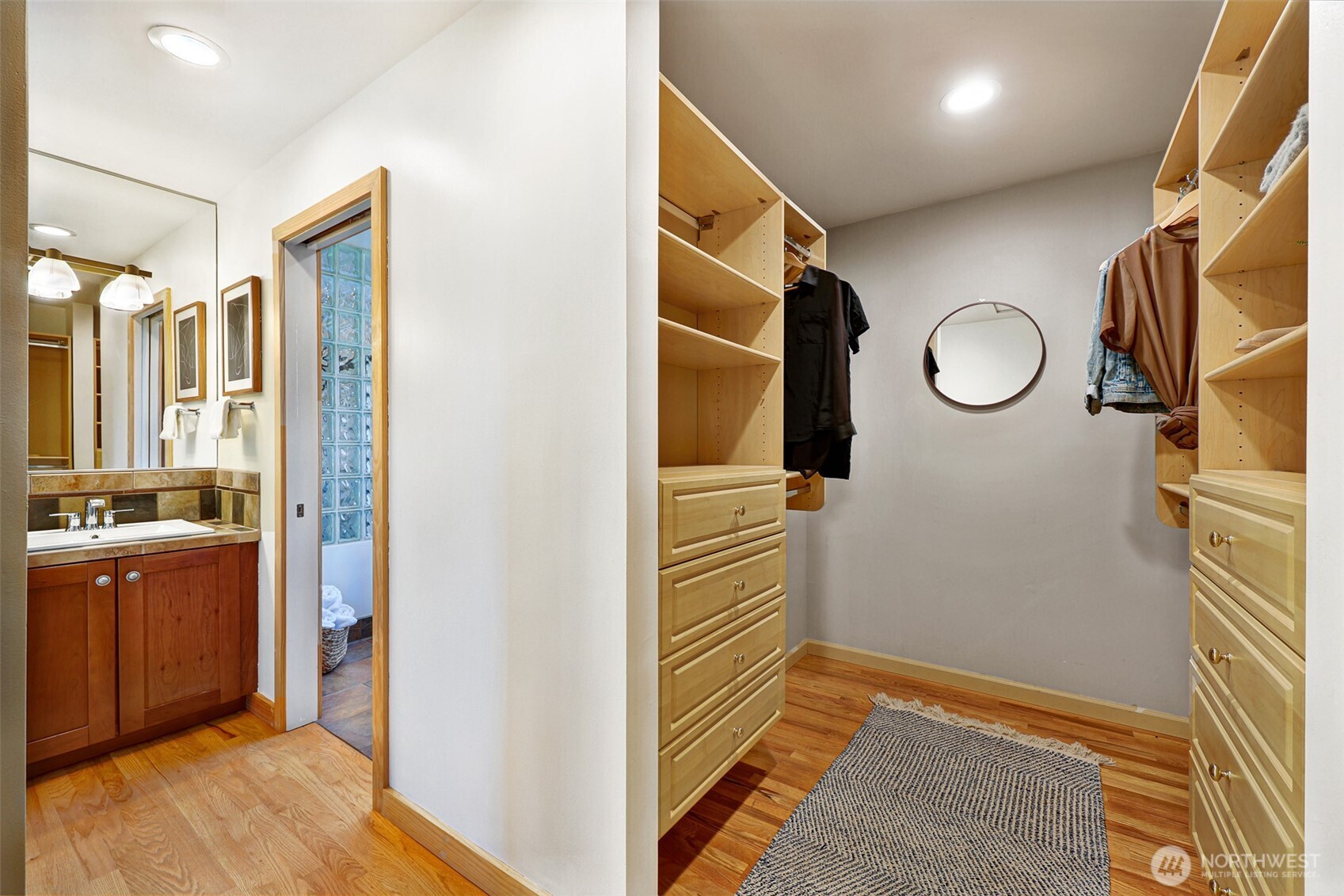 3918 Southwest 107th Street Seattle, WA 98146 - Photo 22 of 40