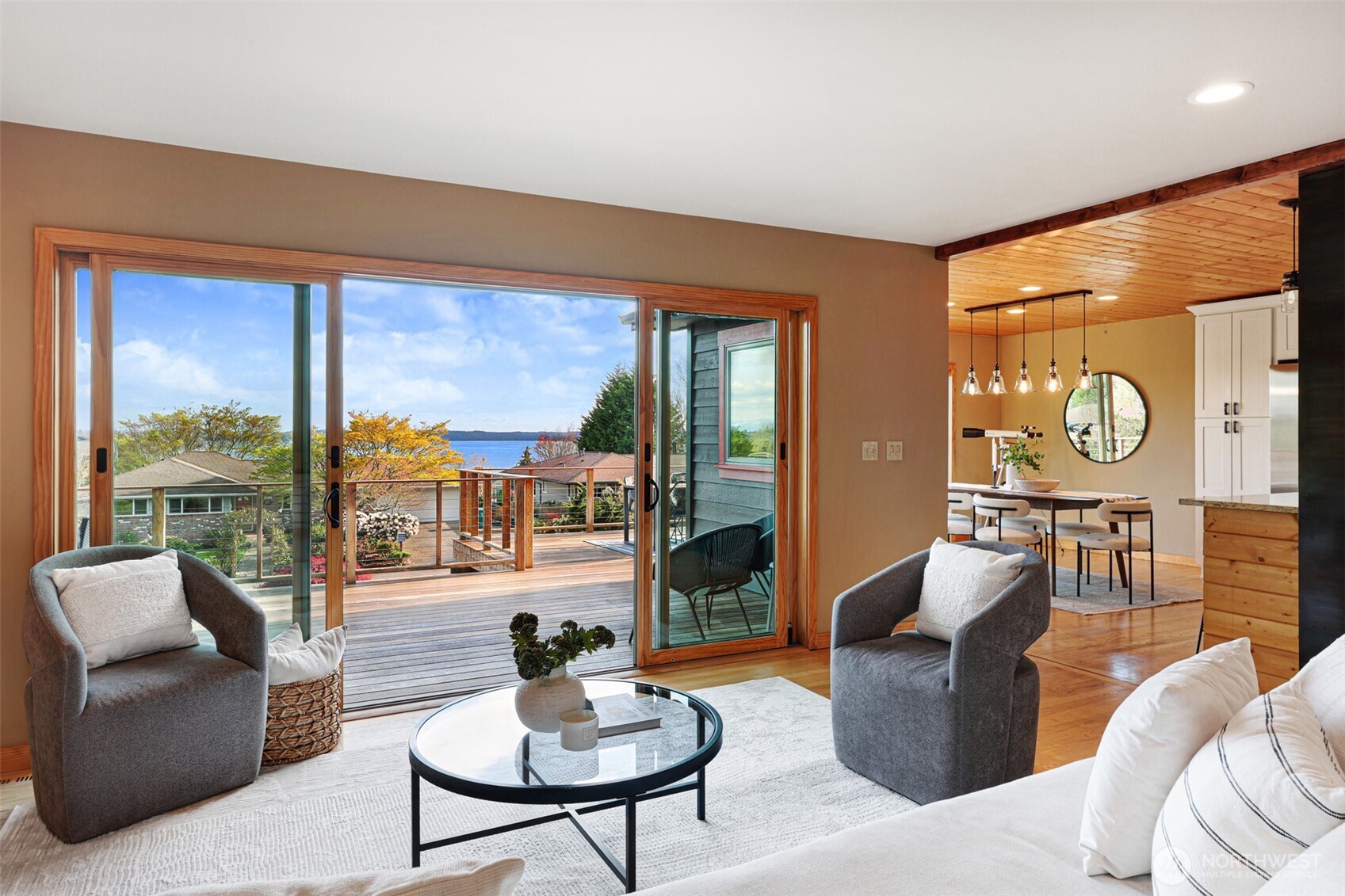 3918 Southwest 107th Street Seattle, WA 98146 - Photo 3 of 40