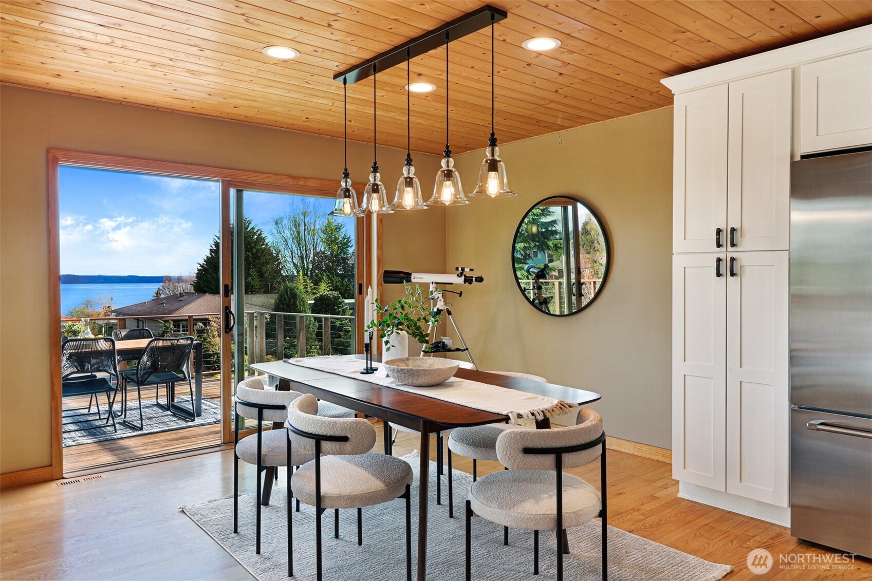 3918 Southwest 107th Street Seattle, WA 98146 - Photo 6 of 40