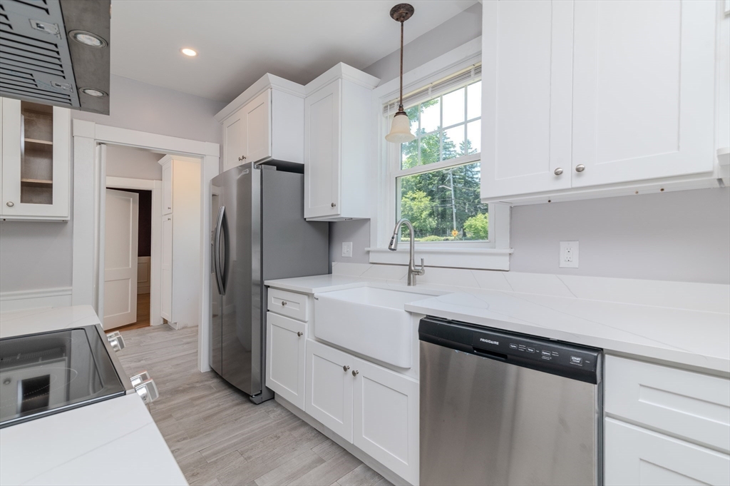 669 Main Street Wareham, MA 02571 - Photo 3 of 34 Gallery Image 3