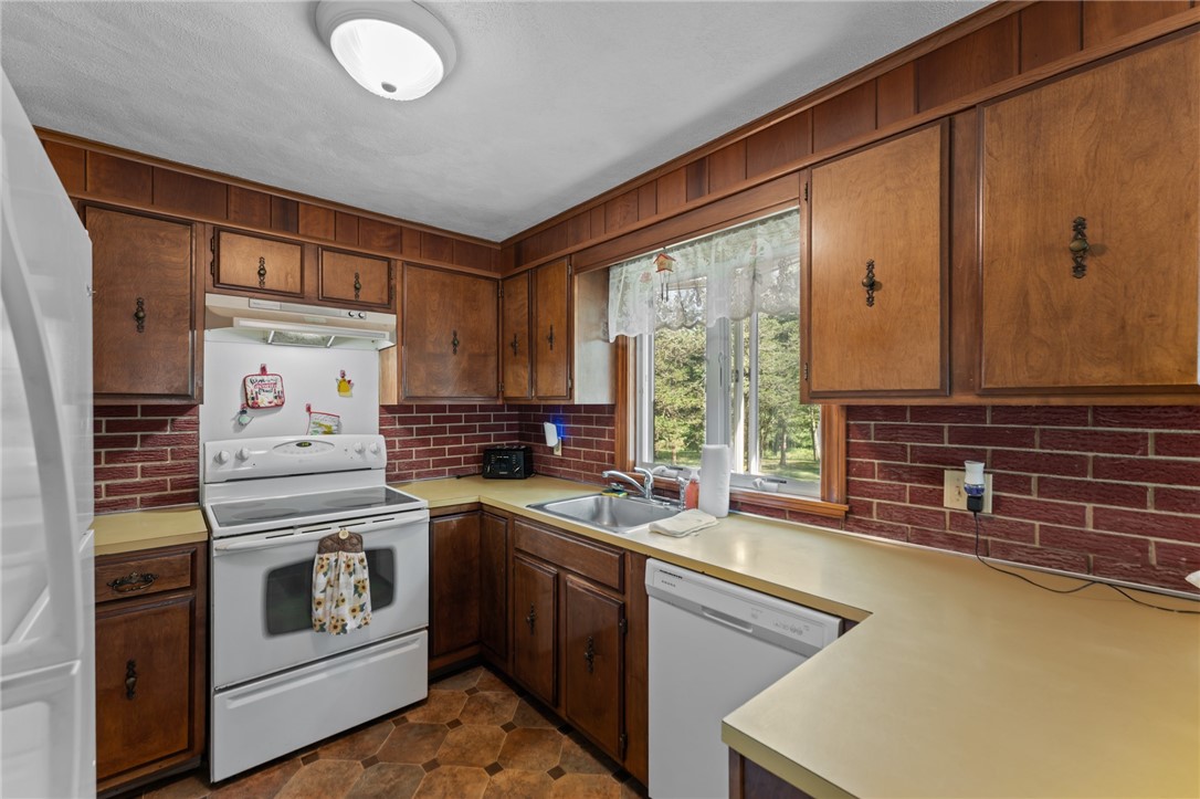 206 Rocky Hill Road Scituate, RI 02857 - Photo 25 of 40