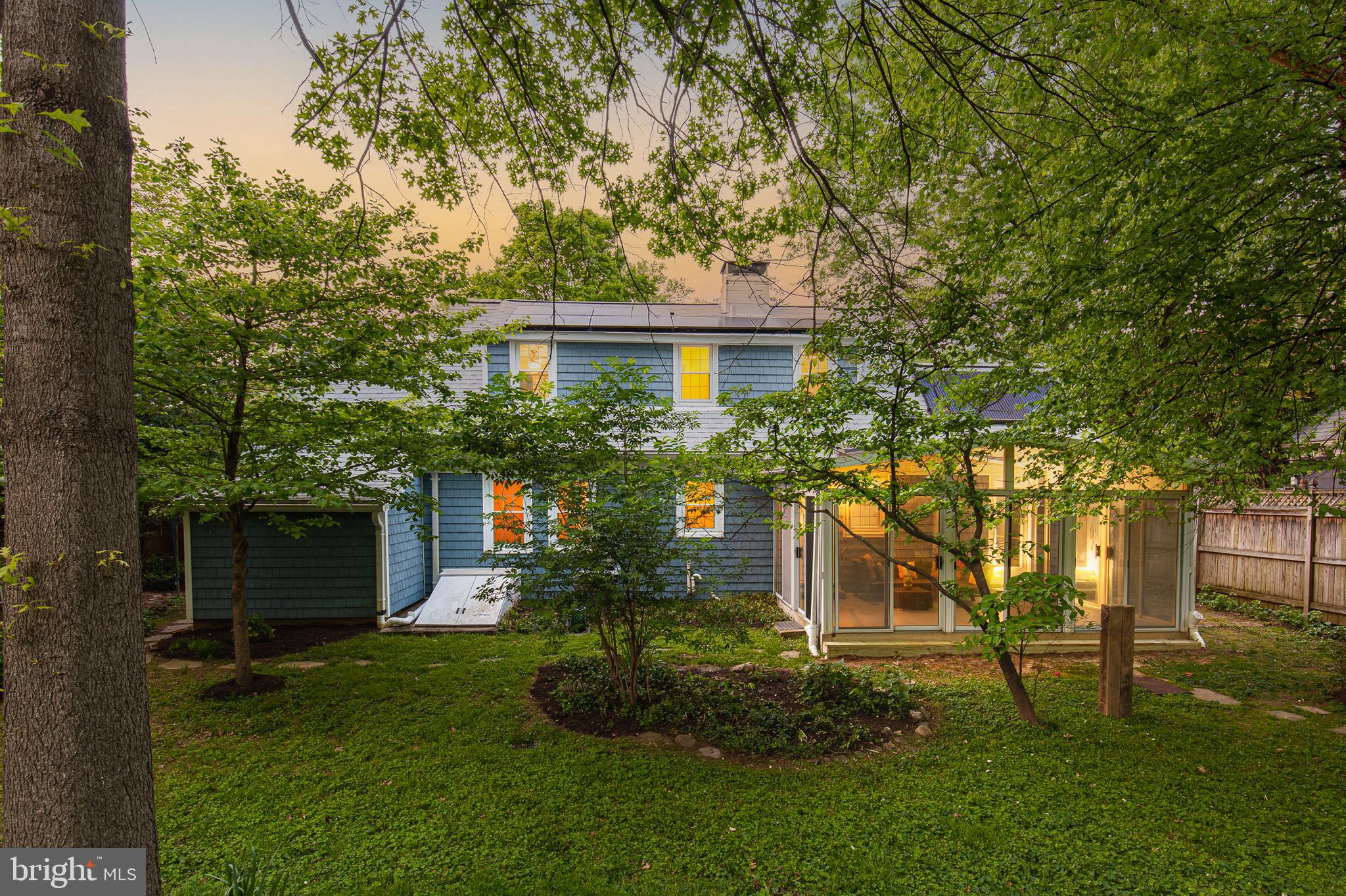 302 Dale Drive Silver Spring, MD 20910 - Photo 3 of 45