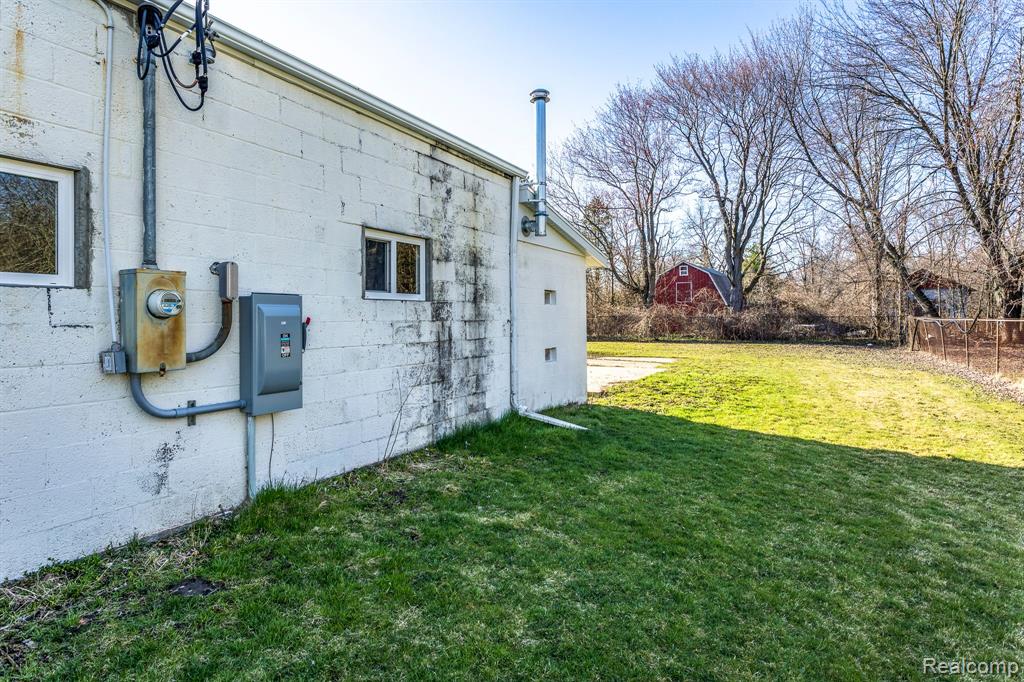 4265 Lapeer Road Port Huron, MI 48060 - Photo 31 of 42