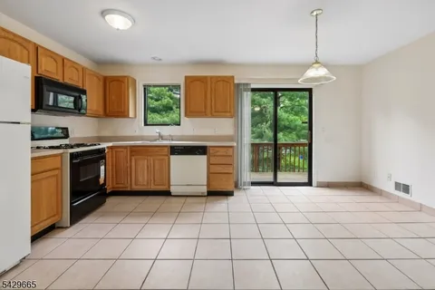 $429,999 | 201 Watchung Avenue, Unit 19, Bloomfield, NJ 07003