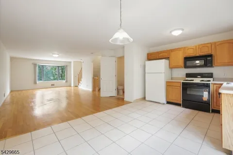 $429,999 | 201 Watchung Avenue, Unit 19, Bloomfield, NJ 07003