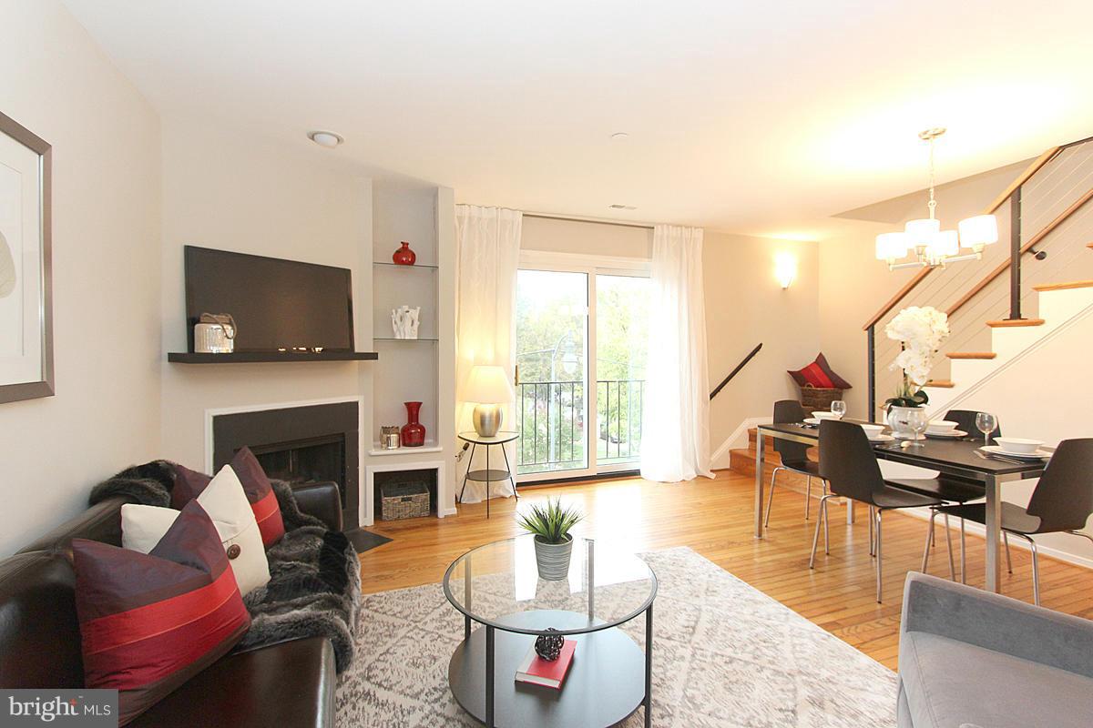 1801 Park Road Northwest, Unit 10 Washington, DC 20010 - Photo 5 of 30 Living Room