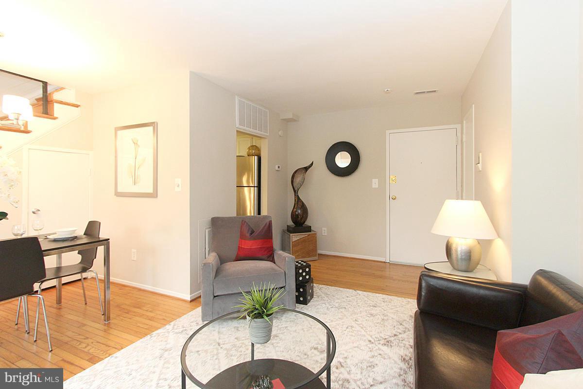 1801 Park Road Northwest, Unit 10 Washington, DC 20010 - Photo 8 of 30 Living Room