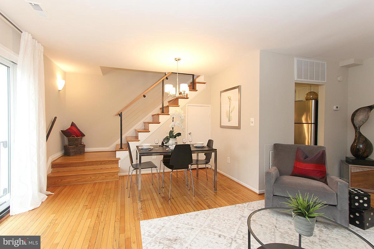 1801 Park Road Northwest, Unit 10 Washington, DC 20010 - Photo 9 of 30 Living Room