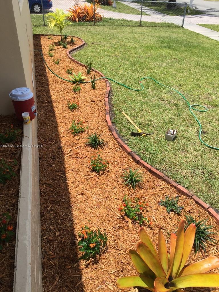 3091 Southwest 84th Court Miami, FL 33155 - Photo 4 of 24 a view of a yard