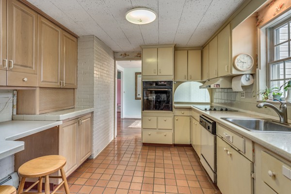 4 Amherst Road Beverly, MA 01915 - Photo 9 of 17 Gallery Image 9