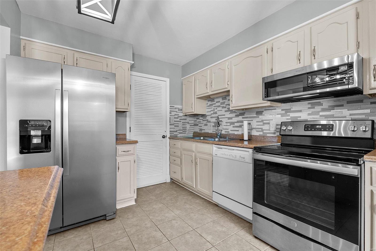 1020 Windstream, Unit 19 St. Peters, MO 63376 - Photo 10 of 22