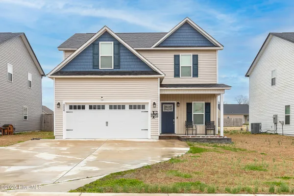 $325,000 | 304 East Franck Street, Richlands, NC 28574