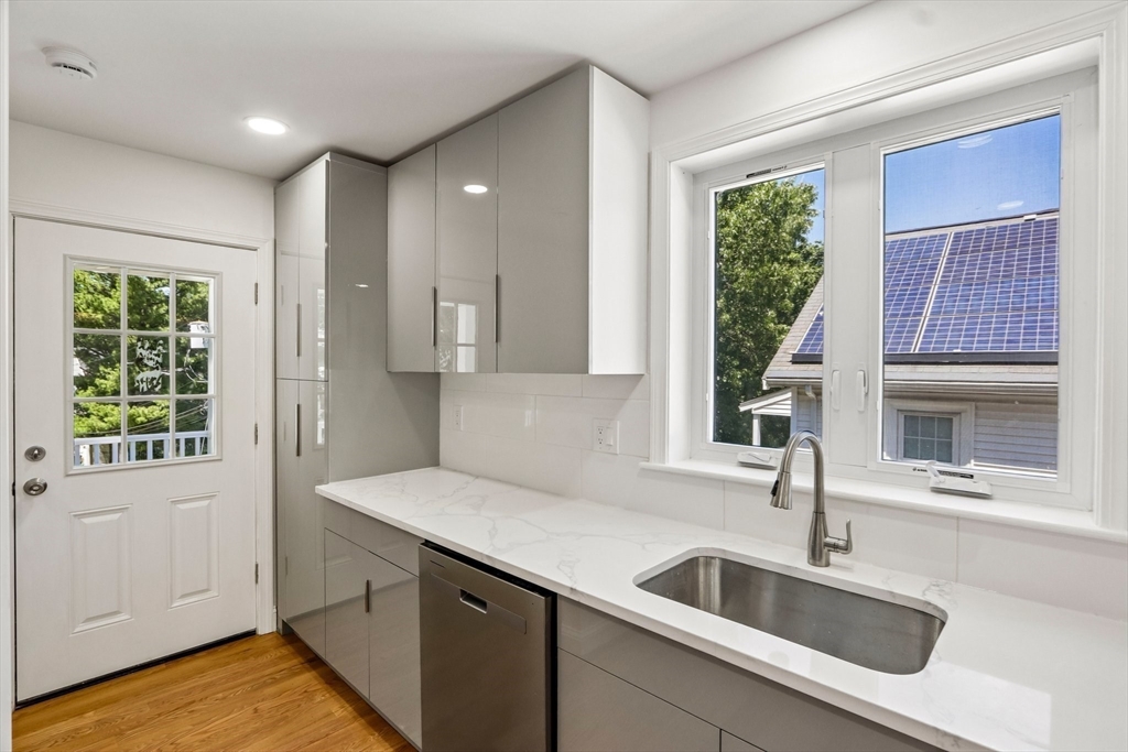 31 Coleman Road, Unit 1 Arlington, MA 02476 - Photo 10 of 38