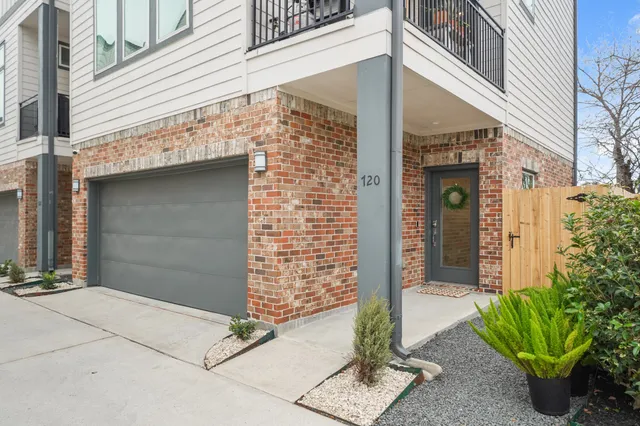 $325,000 | 720 West Donovan Street, Houston, TX 77091
