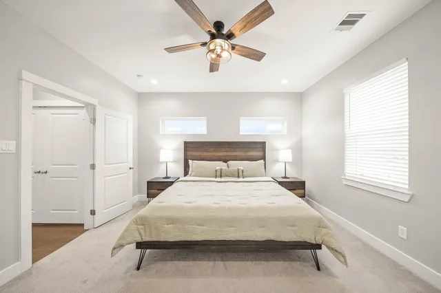 $325,000 | 720 West Donovan Street, Houston, TX 77091