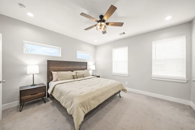 $325,000 | 720 West Donovan Street, Houston, TX 77091