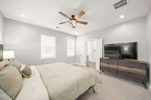 $325,000 | 720 West Donovan Street, Houston, TX 77091