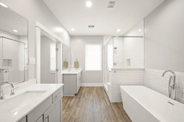 $325,000 | 720 West Donovan Street, Houston, TX 77091