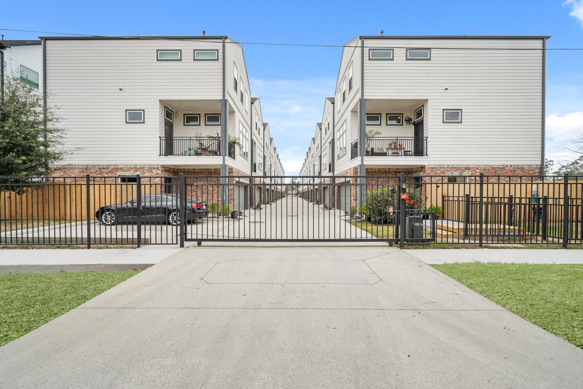 720 West Donovan Street Houston, TX 77091 - Photo 40 of 42 Situated in a gated community within minutes of Interstate 610, Downtown Houston and popular shopping & dining destinations, Donovan Courtyard is the perfect place to call home.