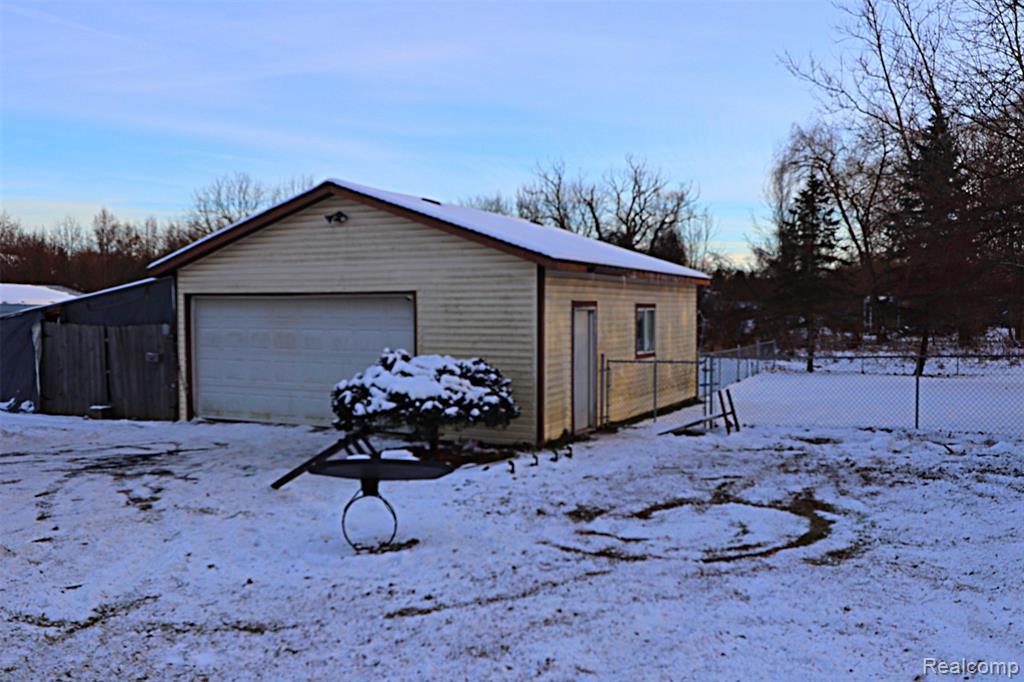 31657 Sibley Road Romulus, MI 48174 - Photo 5 of 33