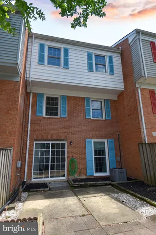 $2,700 | 14 Fenceline Drive, Gaithersburg, MD 20878