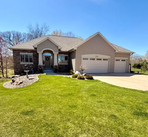$739,900 | 2490 Cambridge Way, Shakopee, MN 55379