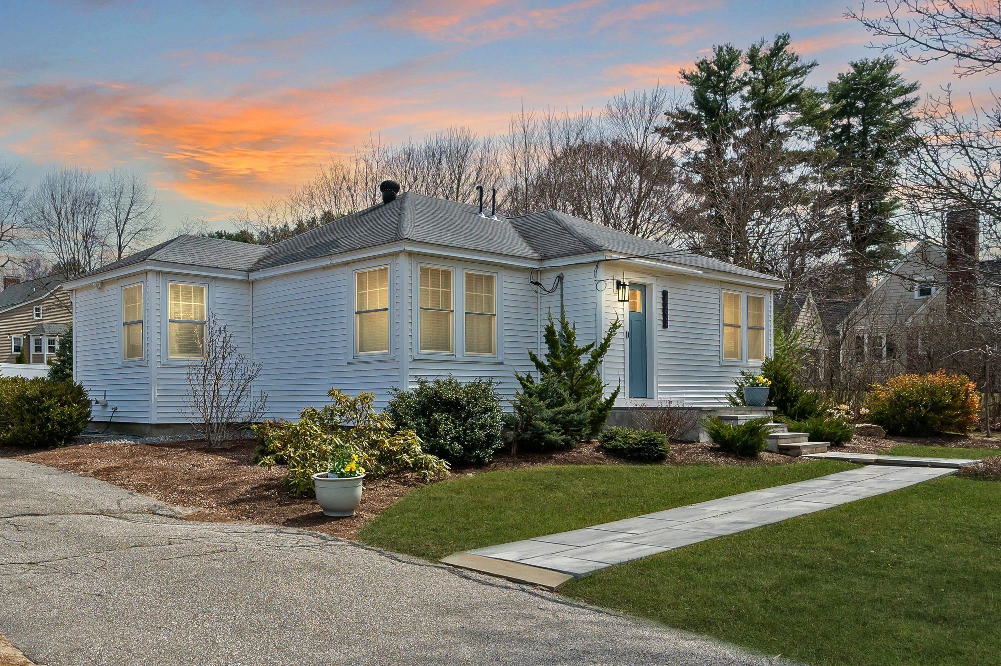 1293 River Road Manchester, NH 03104 - Photo 2 of 42