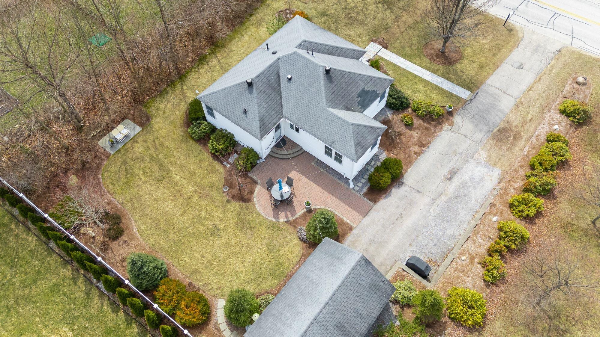 1293 River Road Manchester, NH 03104 - Photo 3 of 42