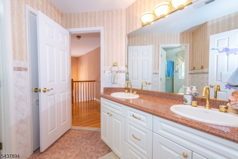 5 Raintree Court Kinnelon, NJ 07405 - Photo 25 of 44