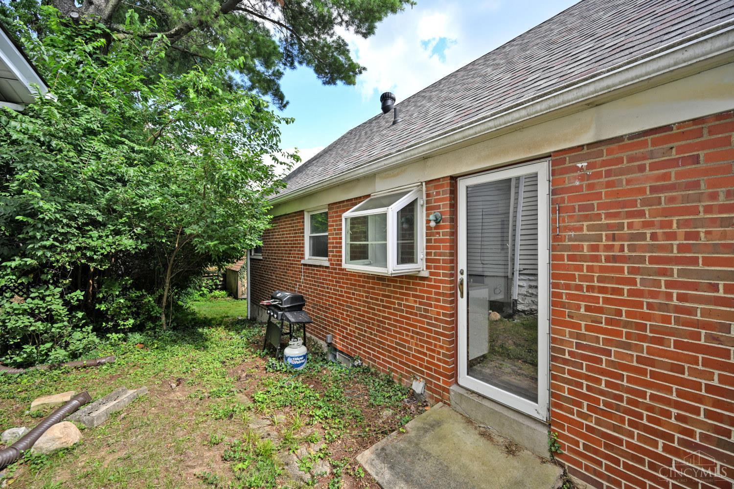 4176 Kugler Mill Road Cincinnati, OH 45236 - Photo 35 of 38