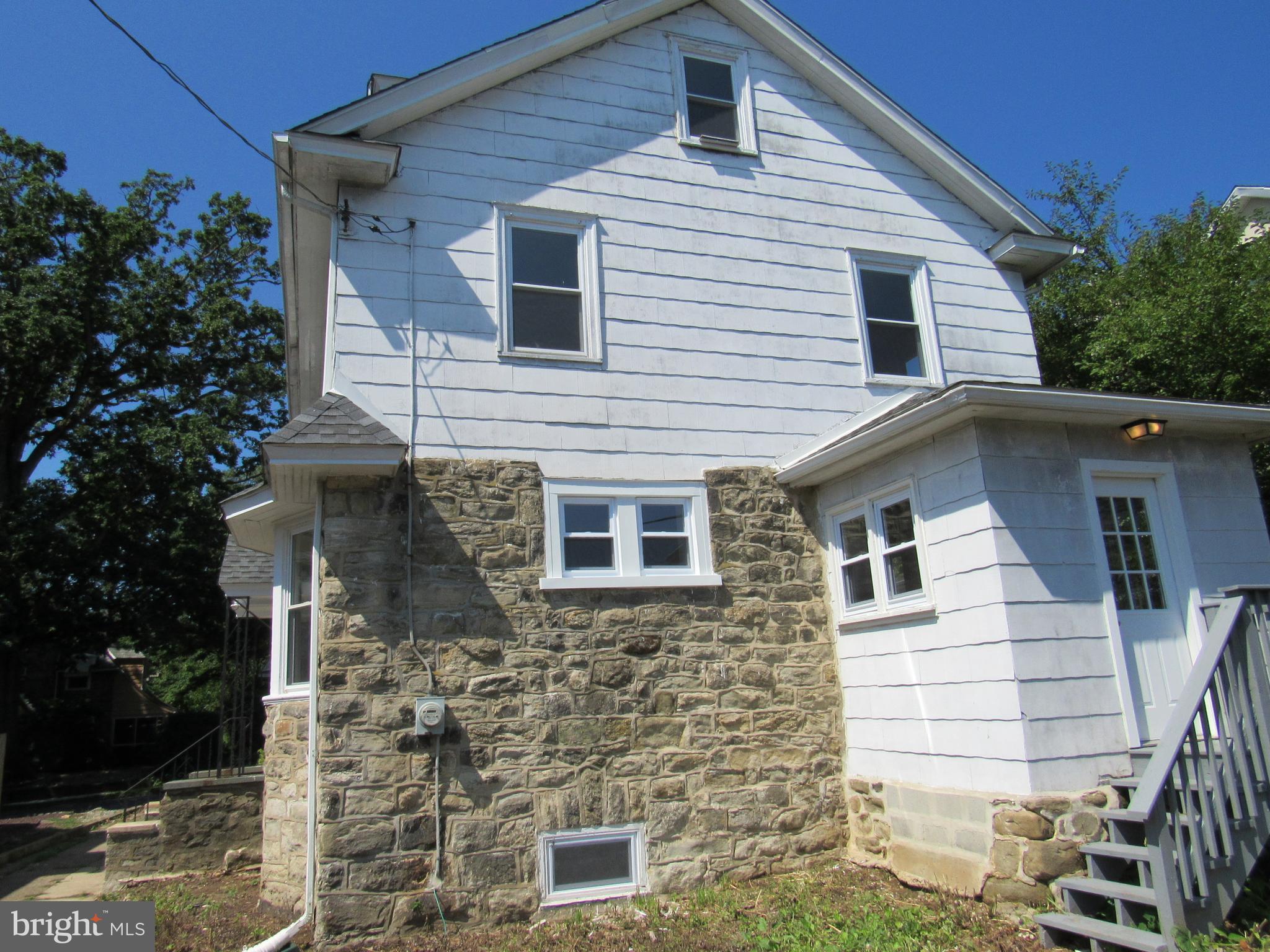 415 Netherwood Road Upper Darby, PA 19082 - Photo 3 of 31