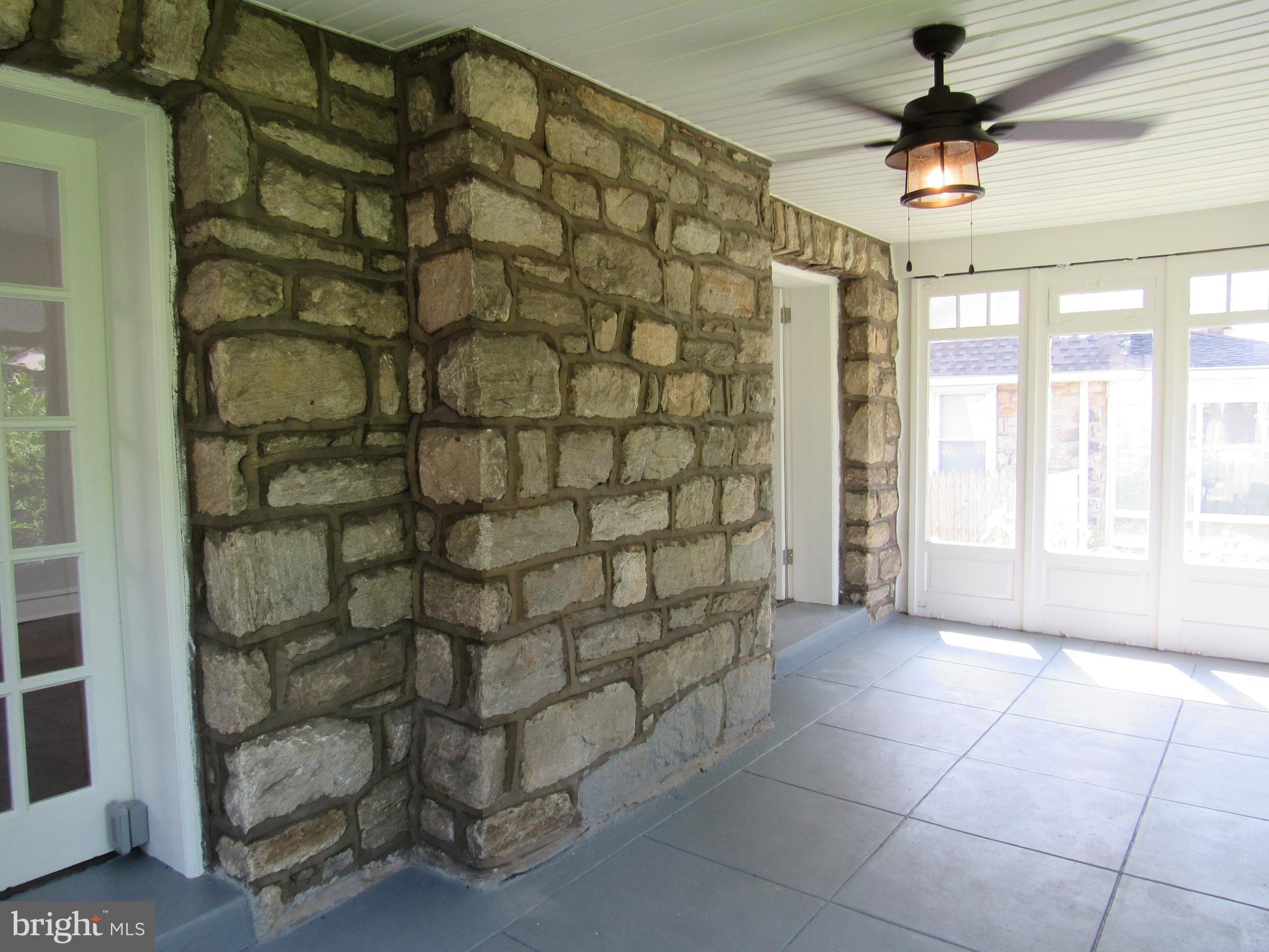 415 Netherwood Road Upper Darby, PA 19082 - Photo 4 of 31