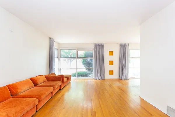 $3,600 | 7407 North California Avenue, Chicago, IL 60645