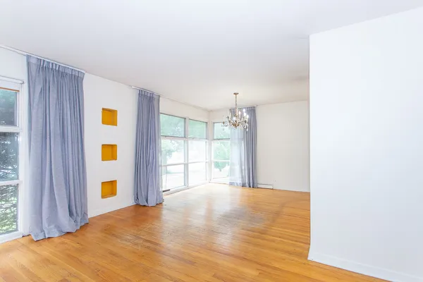 $3,600 | 7407 North California Avenue, Chicago, IL 60645
