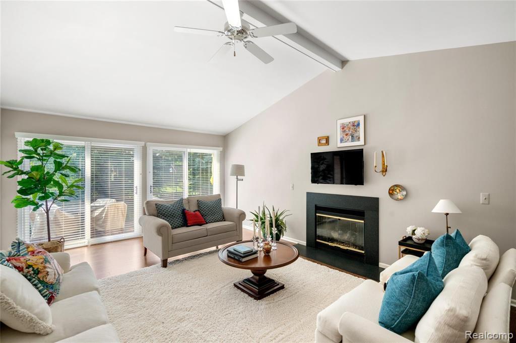 2121 London Bridge Drive, Unit 77 Rochester, MI 48307 - Photo 4 of 22