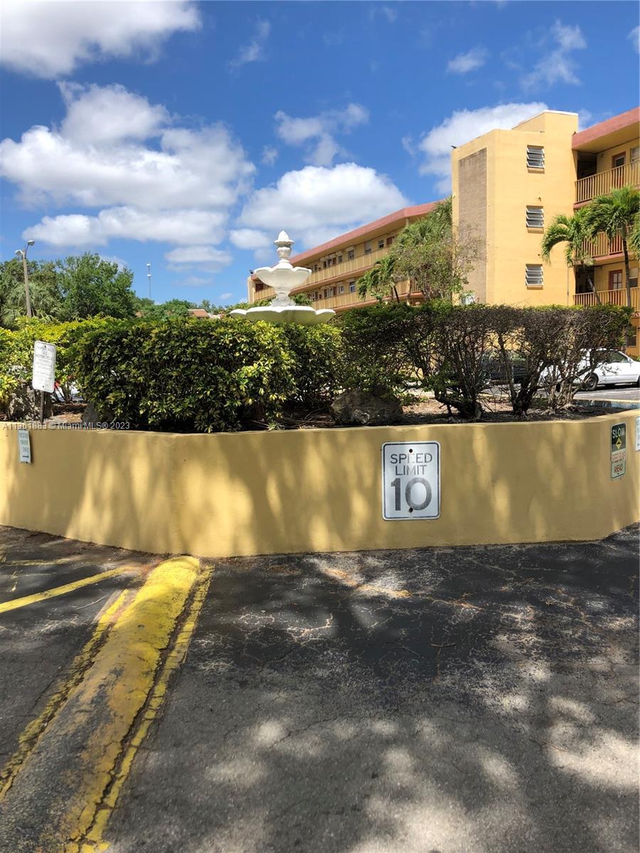 Royal Oaks Miami, FL 33179 - Photo 18 of 18 a view of a lake with houses