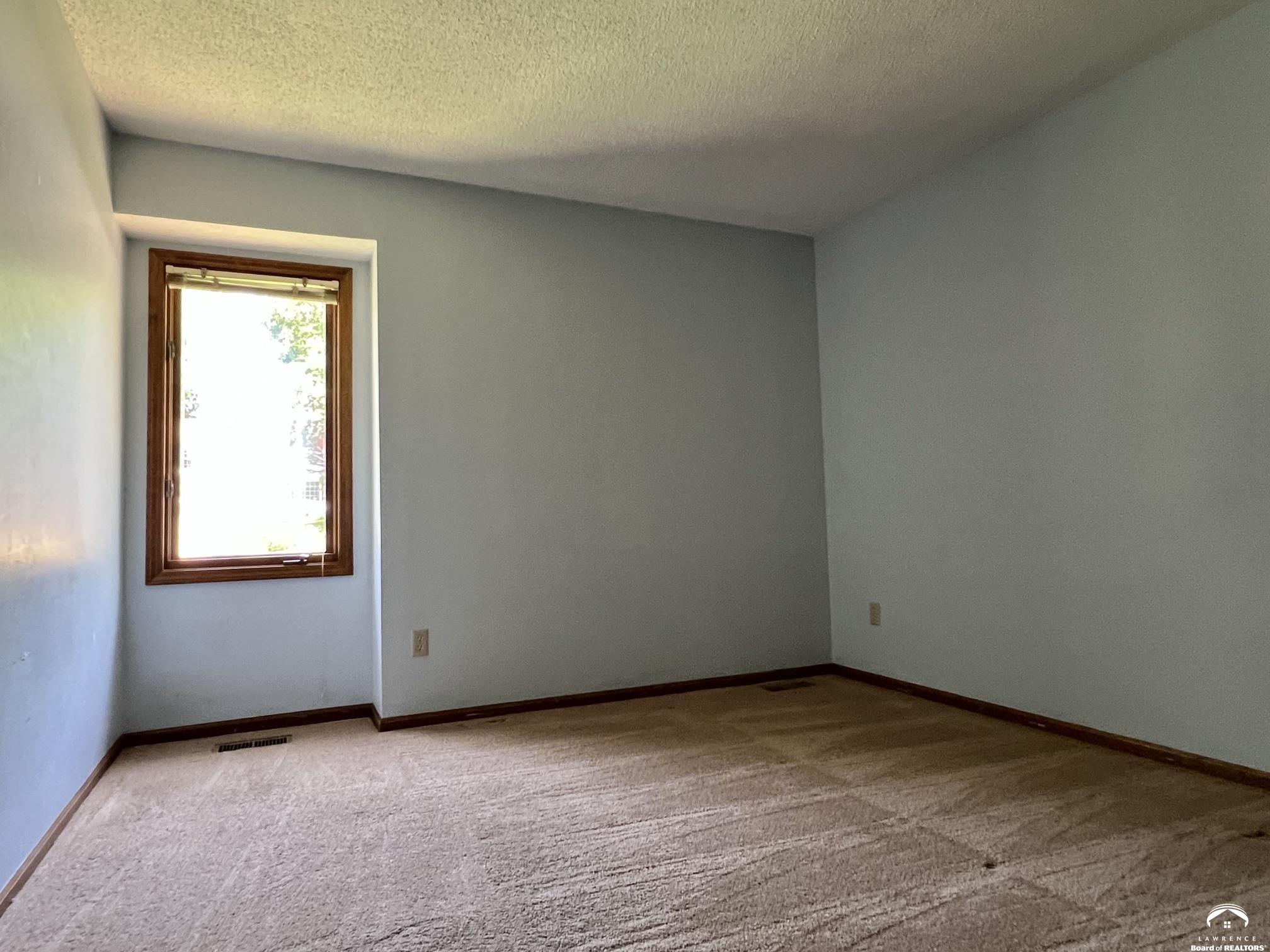 3607 Boulder Court Lawrence, KS 66049 - Photo 27 of 72