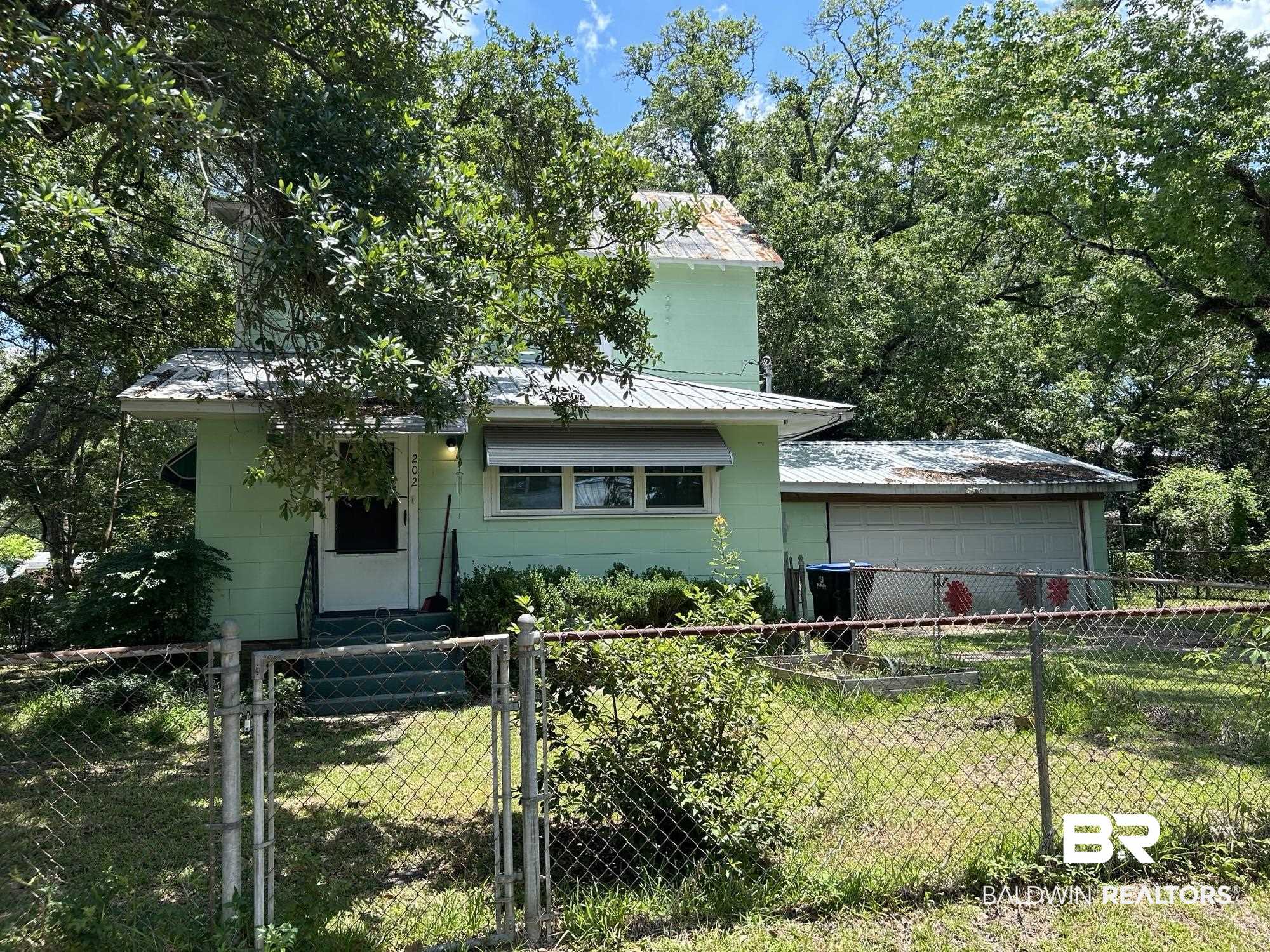 202 4th Street Mobile, AL 36611 - Photo 4 of 27