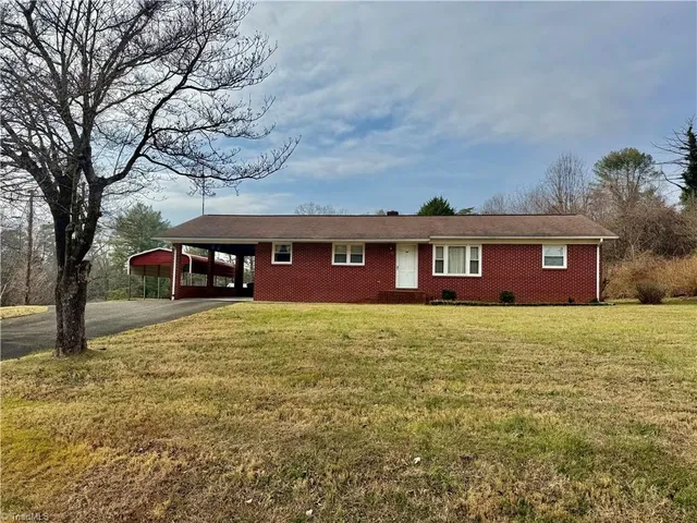 $225,000 | 140 Westwood Drive, Mount Airy, NC 27030