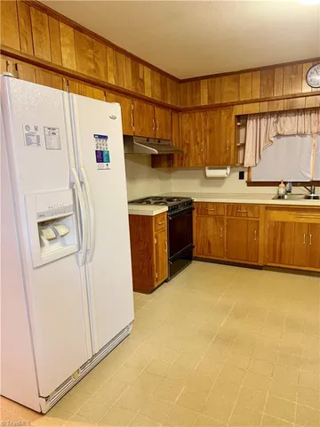 $225,000 | 140 Westwood Drive, Mount Airy, NC 27030