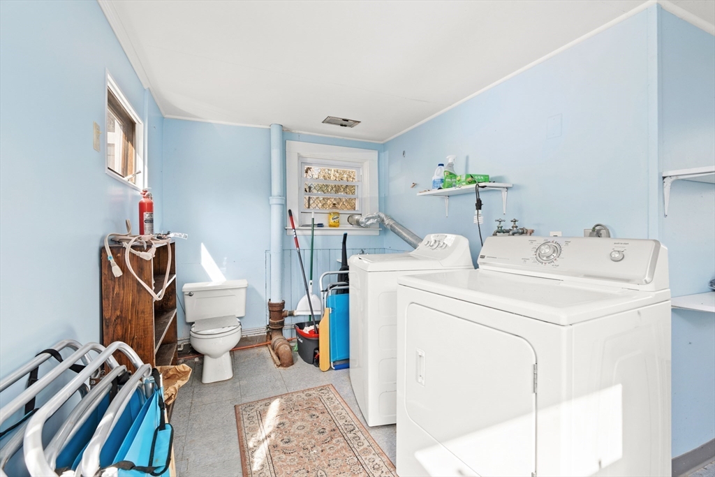 278 A Delano Road Marion, MA 02738 - Photo 28 of 32 a utility room with dryer and washer