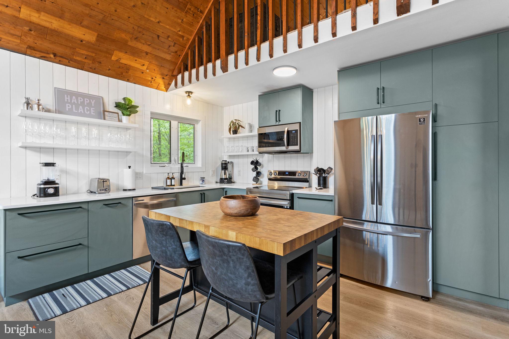 81 Pineknoll Drive Lake Harmony, PA 18624 - Photo 11 of 61 Kitchen