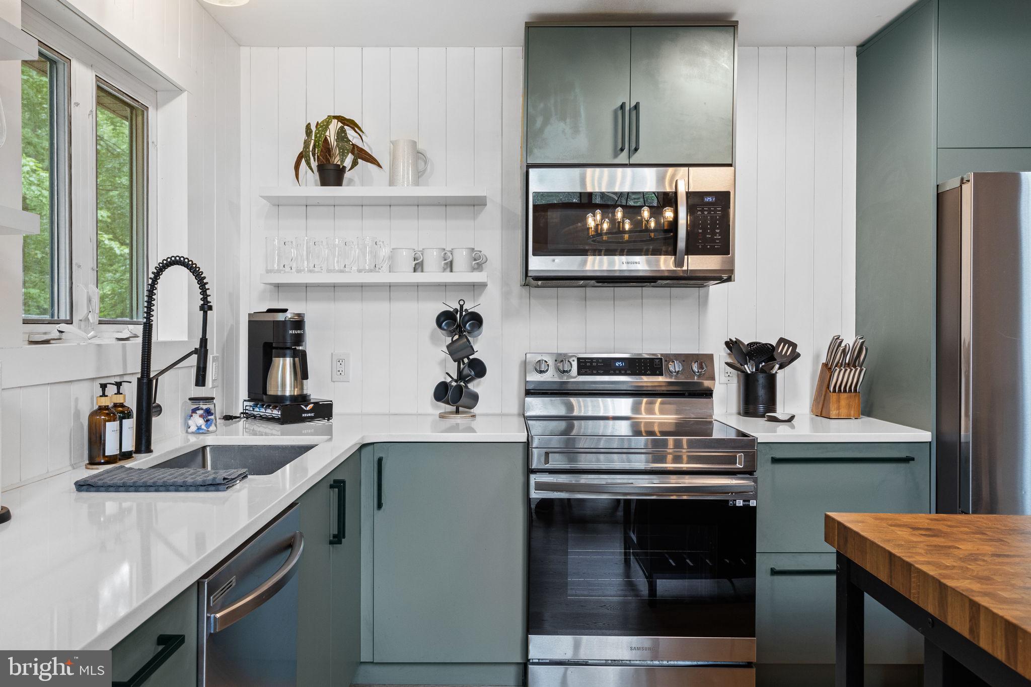 81 Pineknoll Drive Lake Harmony, PA 18624 - Photo 13 of 61 Kitchen