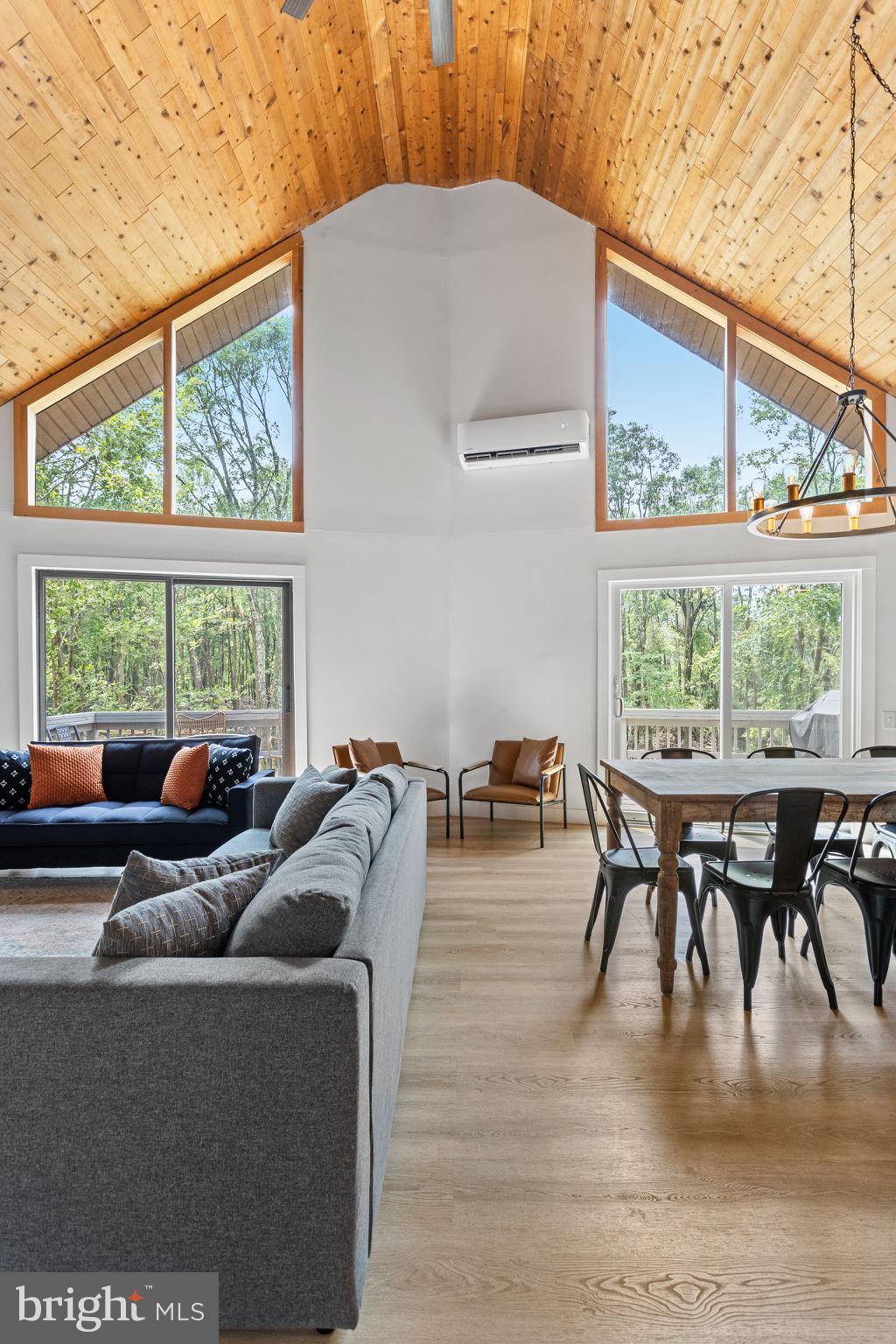 81 Pineknoll Drive Lake Harmony, PA 18624 - Photo 14 of 61 Open Main Floor