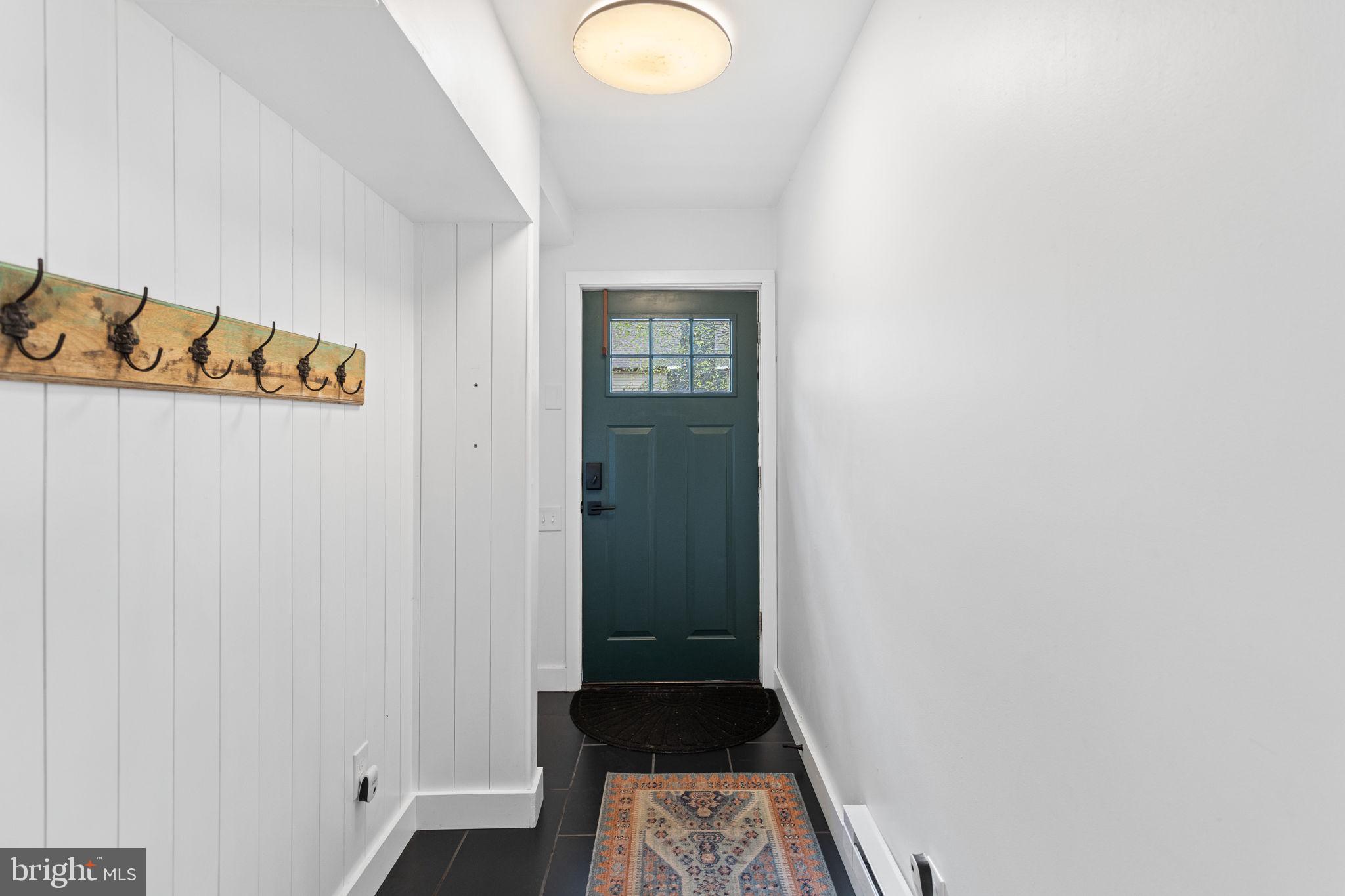 81 Pineknoll Drive Lake Harmony, PA 18624 - Photo 17 of 61 Entrance on Floor 2