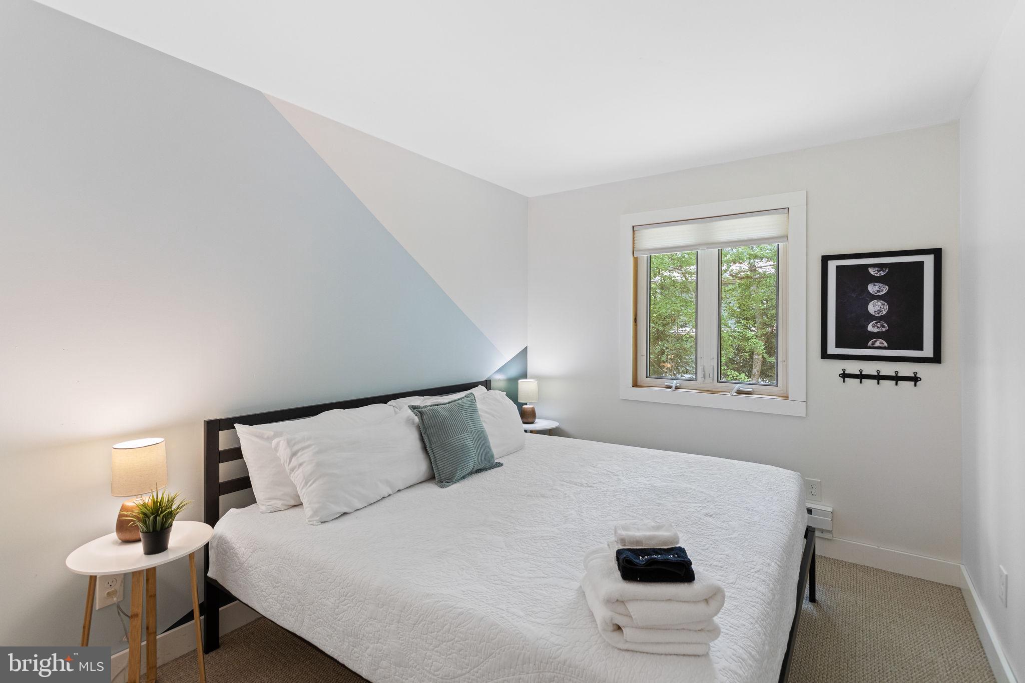 81 Pineknoll Drive Lake Harmony, PA 18624 - Photo 18 of 61 Bedroom 1