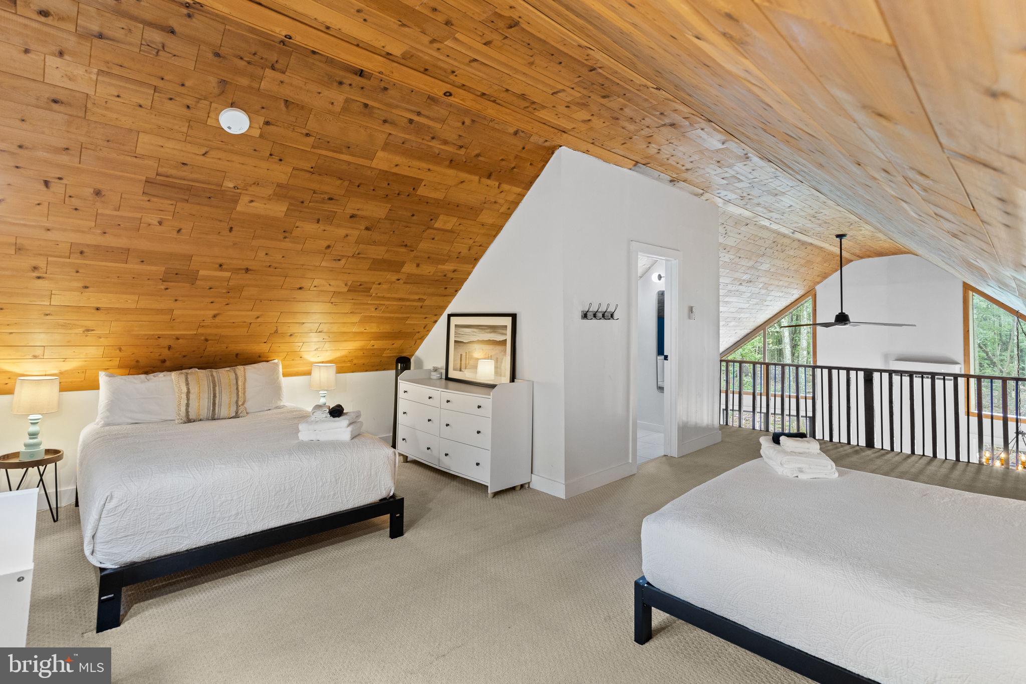 81 Pineknoll Drive Lake Harmony, PA 18624 - Photo 41 of 61 Loft , used as Bedroom (Floor 3)